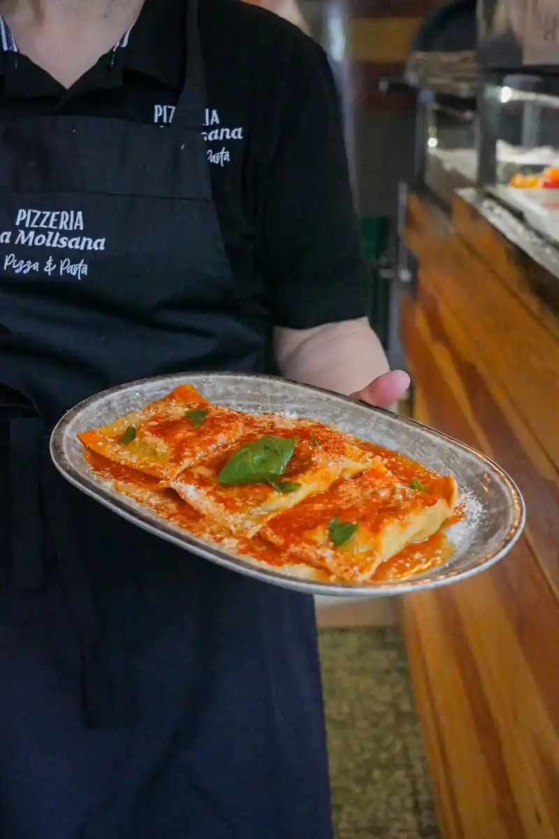 La Molisana, Italian restaurant in Saint-Gilles — ambiance 12